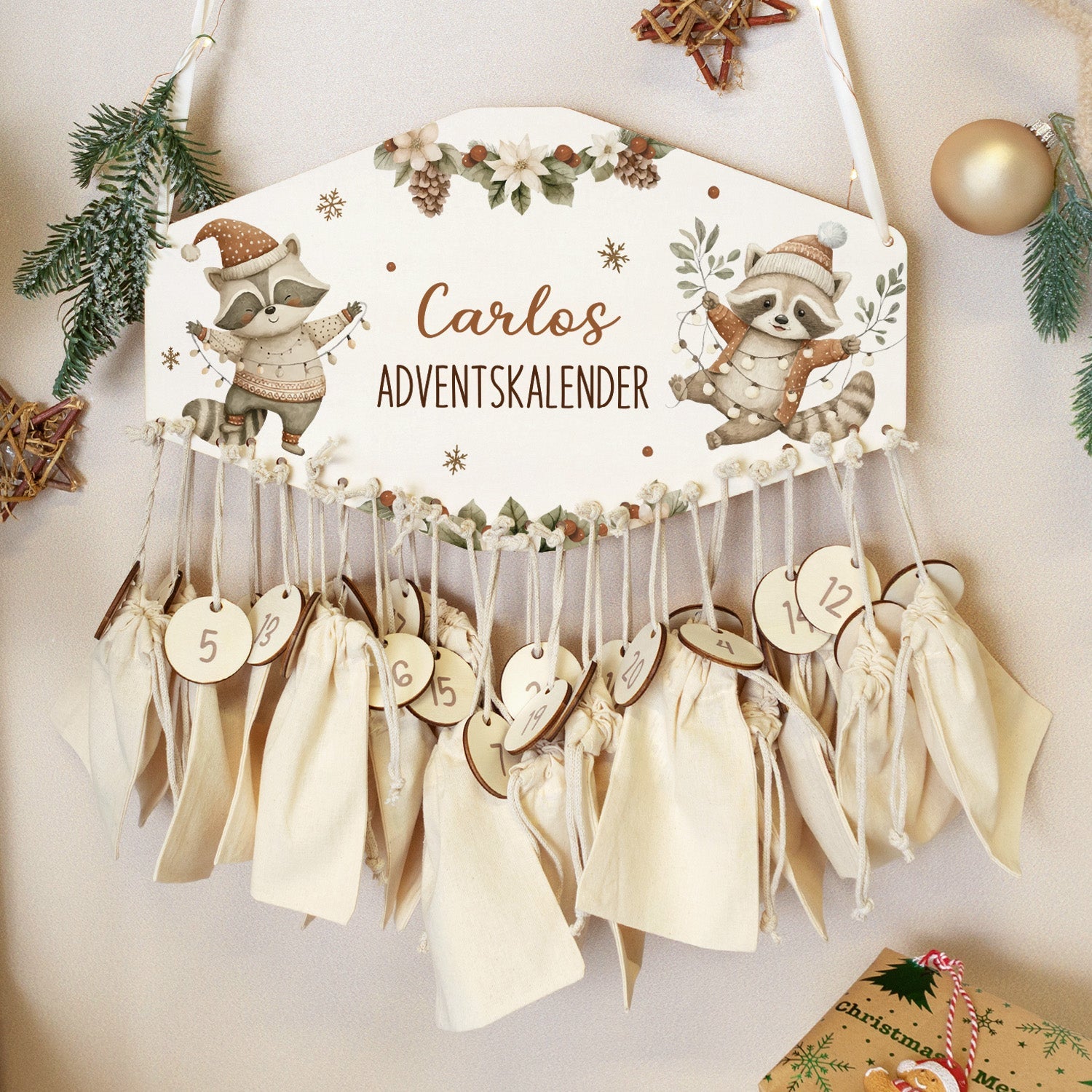 Personalisierter Adventskalender aus Holz mit Druckmotiv & Namen - Waschbären