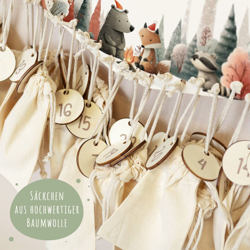 Personalisierter Adventskalender aus Holz mit Druckmotiv & Namen - Winterwald