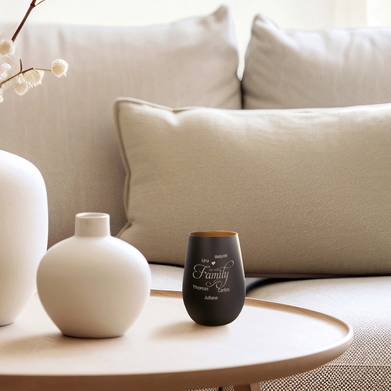 Deko Windlicht aus Glas mit Gravur - We are Family - Personalisiert mit bis zu fünf Namen