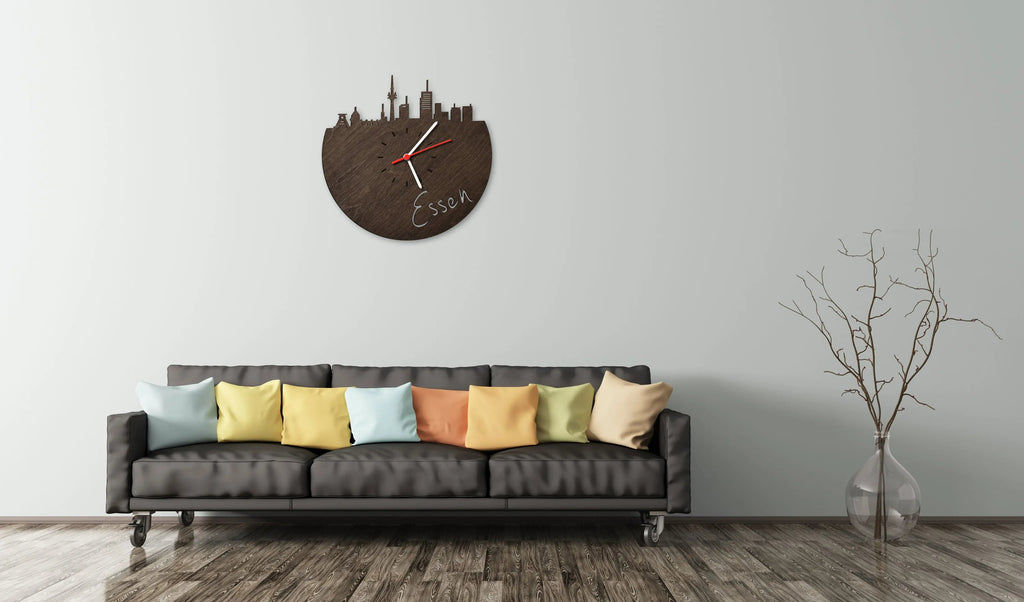 Wanduhr aus Holz Skyline Essen