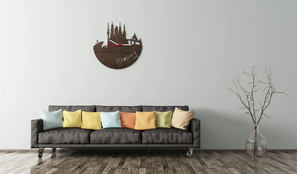 Wanduhr aus Holz Skyline Hamburg 2016