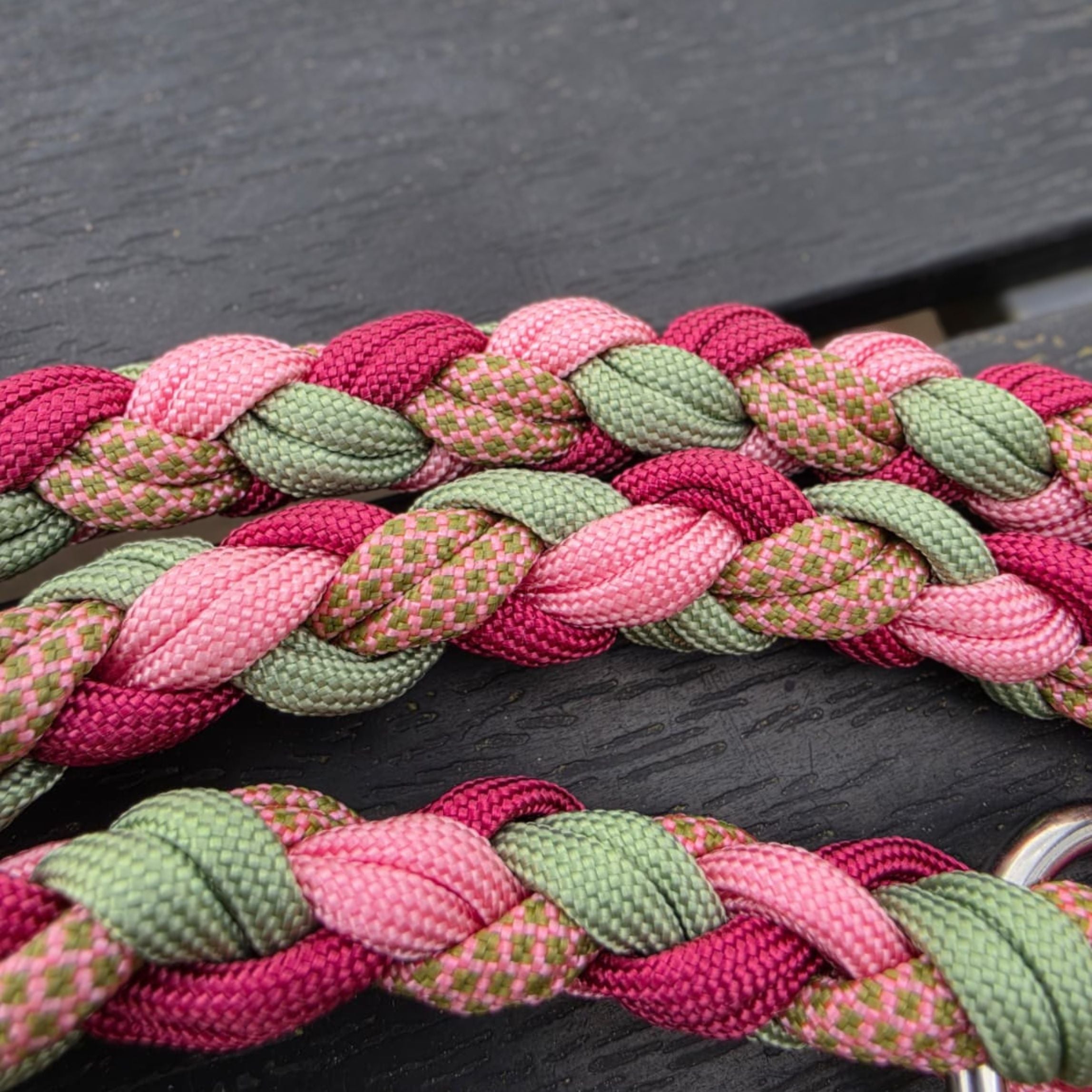 Hundeleine „Rose Sage“ – handgemacht, 2m verstellbar & besonders stabil